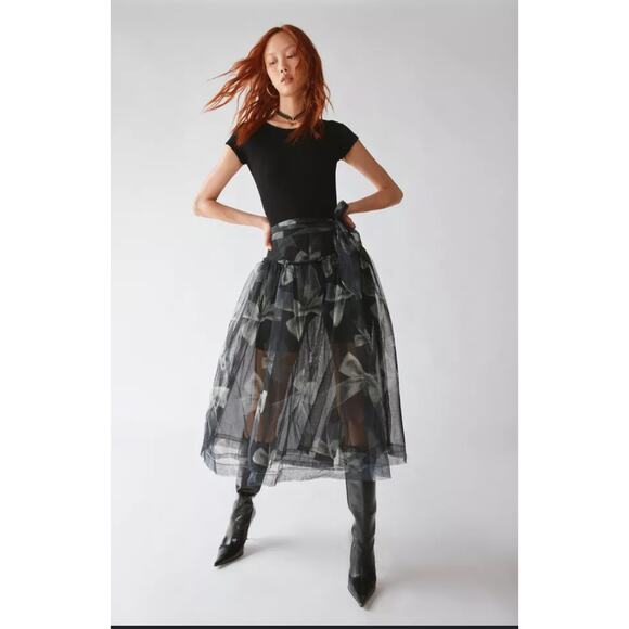 NWT Urban Outfitters Black Motif Bow Tulle Skirt Sheer Size Medium Dark Goth - Picture 1 of 8